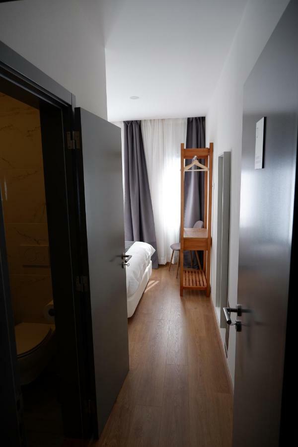 VI Mar - Guest House 拉哥斯 外观 照片